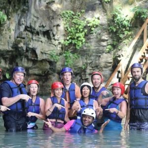 7 Cascadas + Comida típica