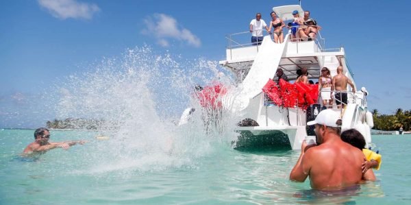 Partybåt i Punta Cana/gratis dryck och transport inkl.
